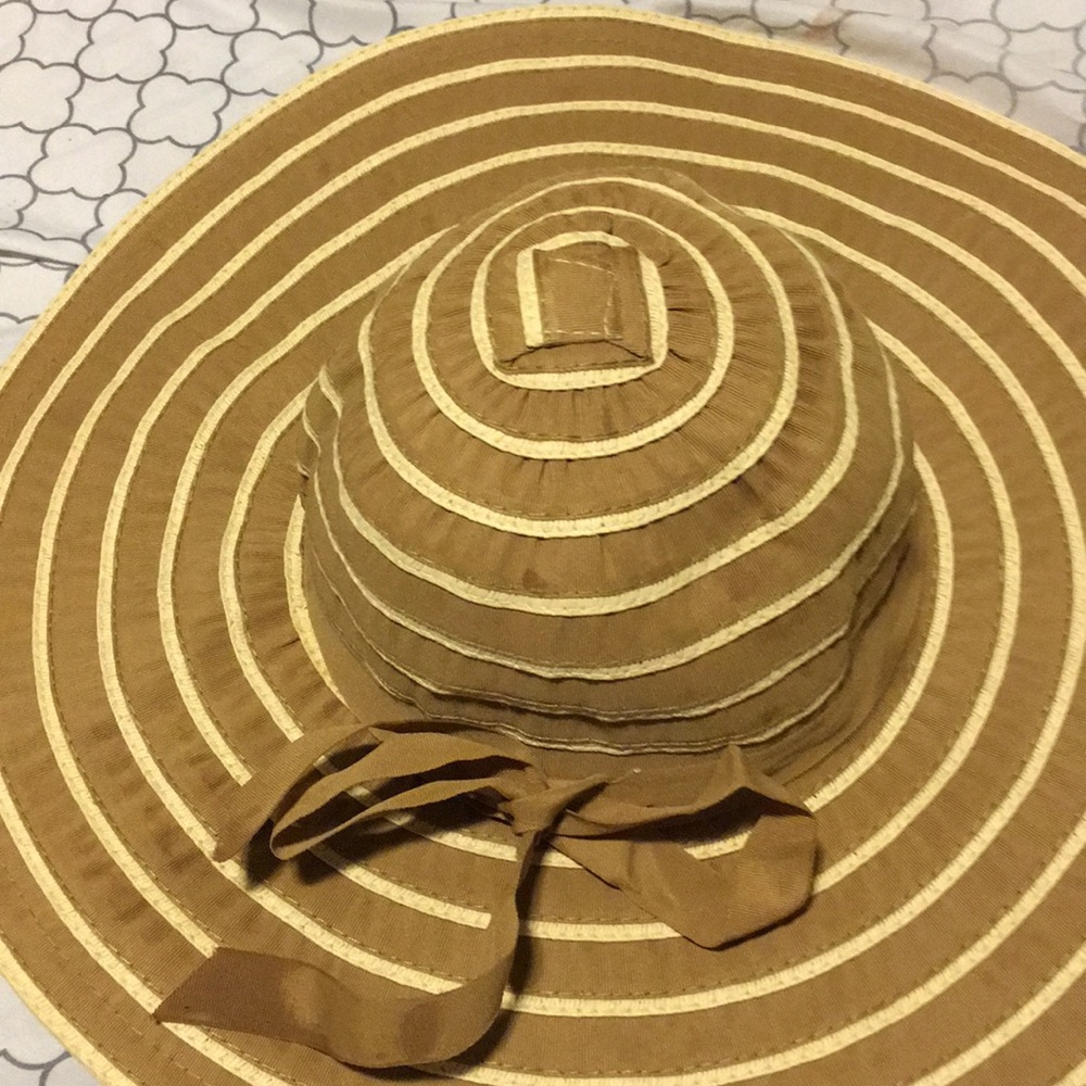 Floppy summer hat